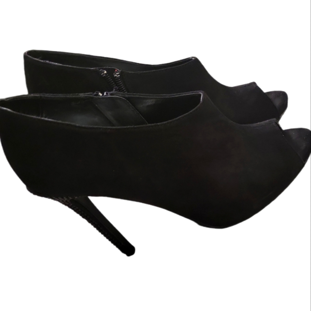 Nina 7.5 Medium Size heels